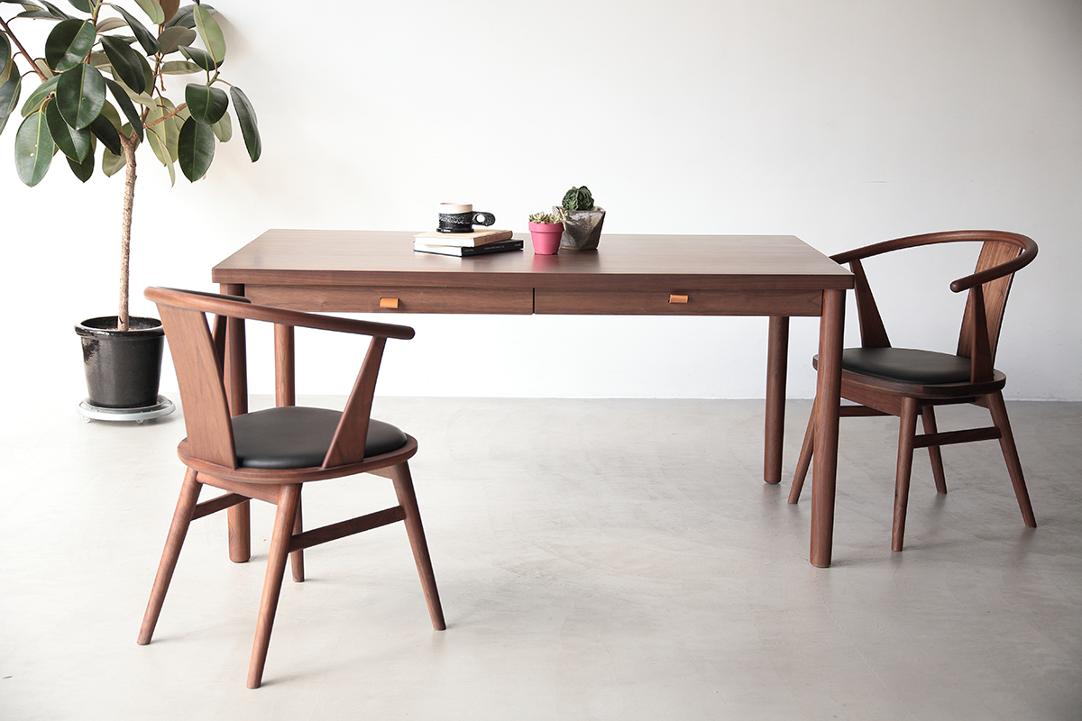 Dining-Table-BAKKEN_main.jpg